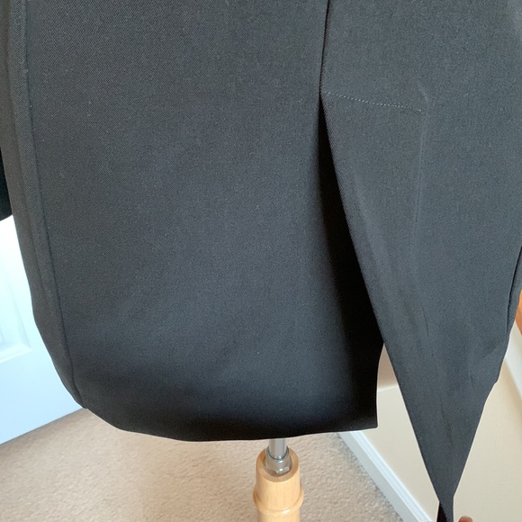 Elie Tahari 2 button jacket - Picture 6 of 10